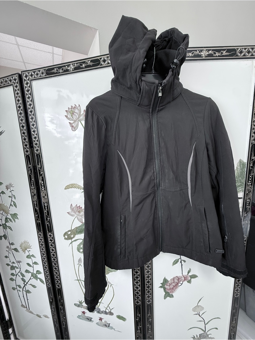 Calvin Klein Performance Black Athletic Softshell Jacket - Size Medium